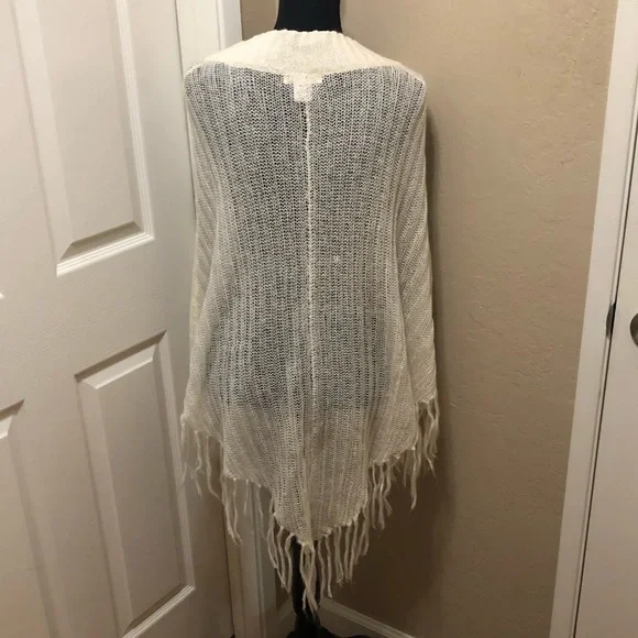 Lightweight knit poncho from One Step Up - Picture 3 of 3